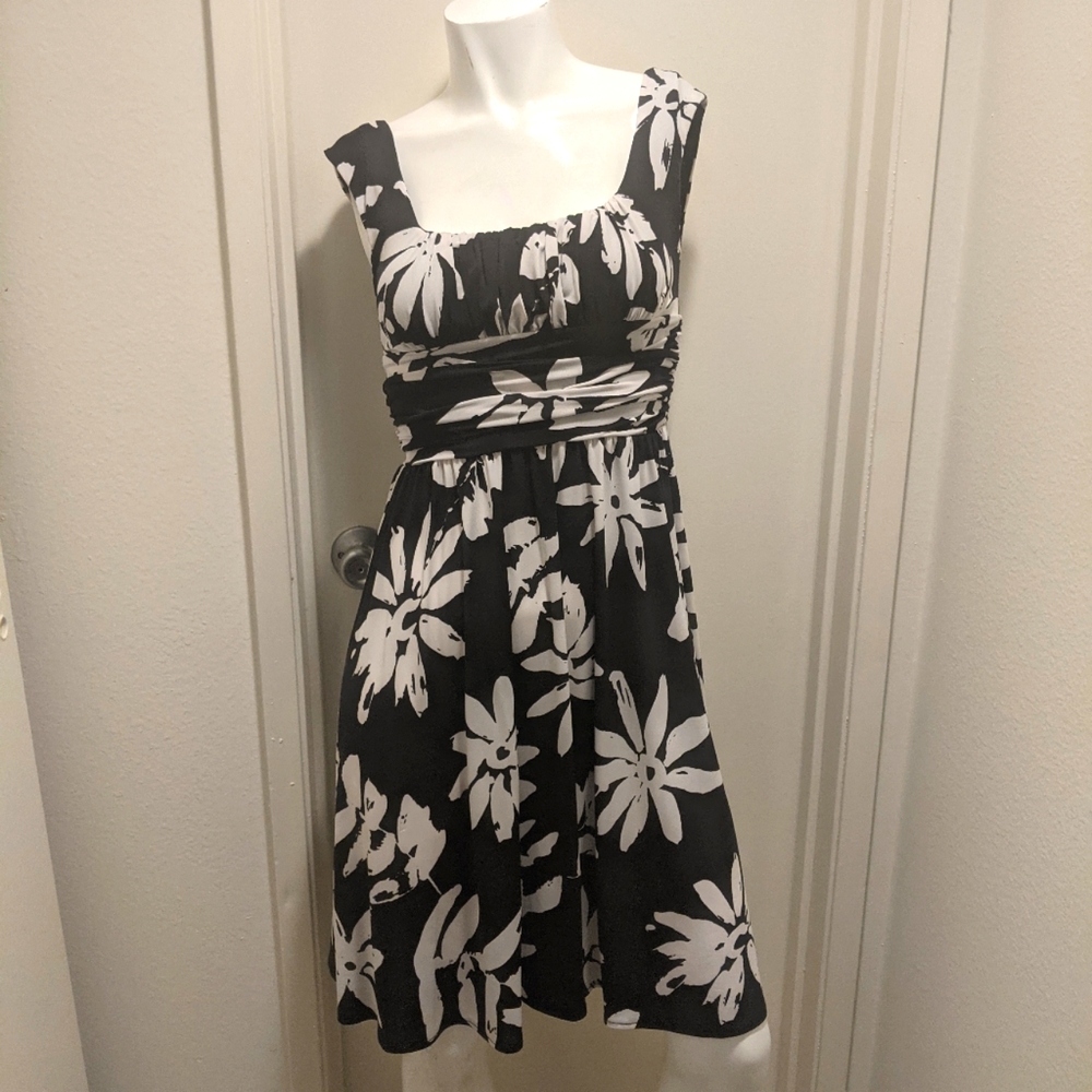 Black and White Maggy London Dress size 2 Petite